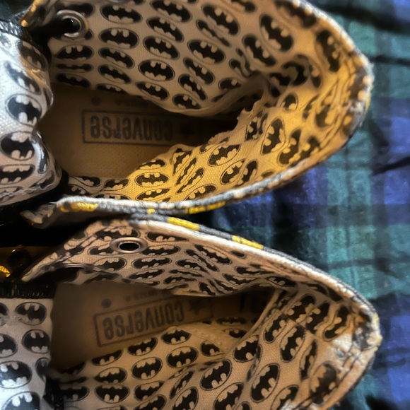 Collectors Batman ‘89 Converse + Toy - Picture 7 of 13